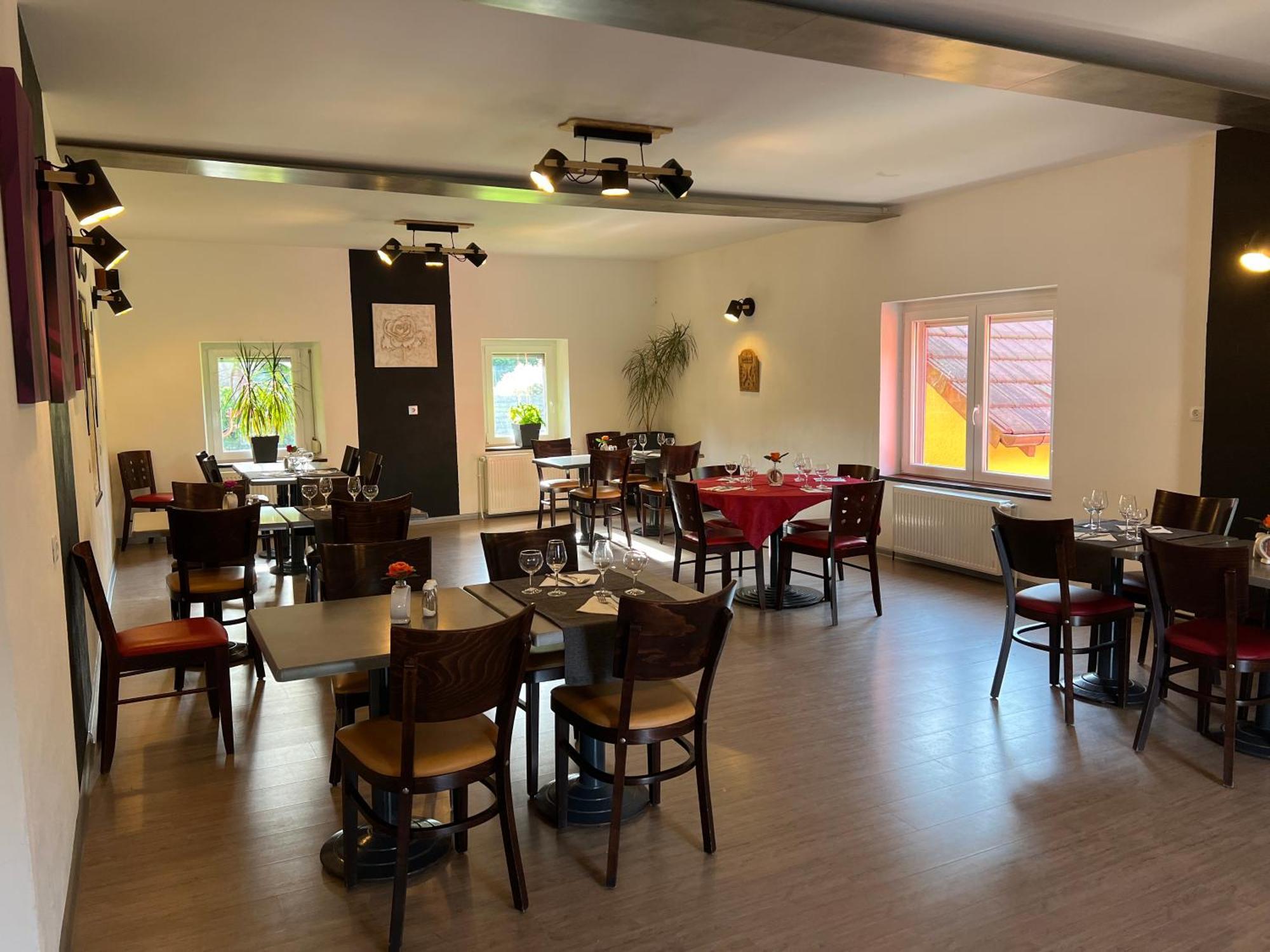 Auberge Restaurant La Roseraie Grandrupt Eksteriør bilde
